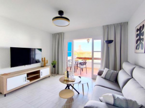 SUNLIT ISLE - heated pool, Los Cristianos